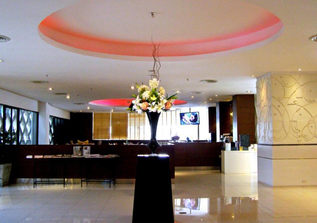 Iyarin@Tuk Chang Ratchayothin Hotel Banguecoque Exterior foto