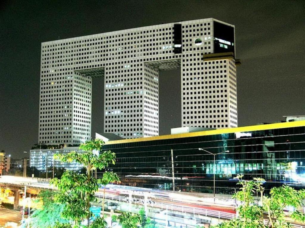 Iyarin@Tuk Chang Ratchayothin Hotel Banguecoque Exterior foto