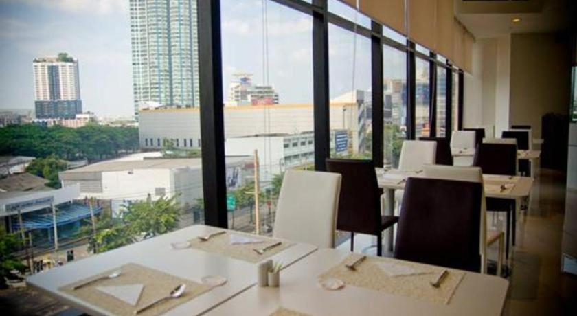 Iyarin@Tuk Chang Ratchayothin Hotel Banguecoque Exterior foto